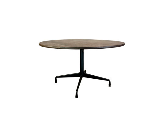Vitra Eames Esstisch Segmented Table Eiche massiv